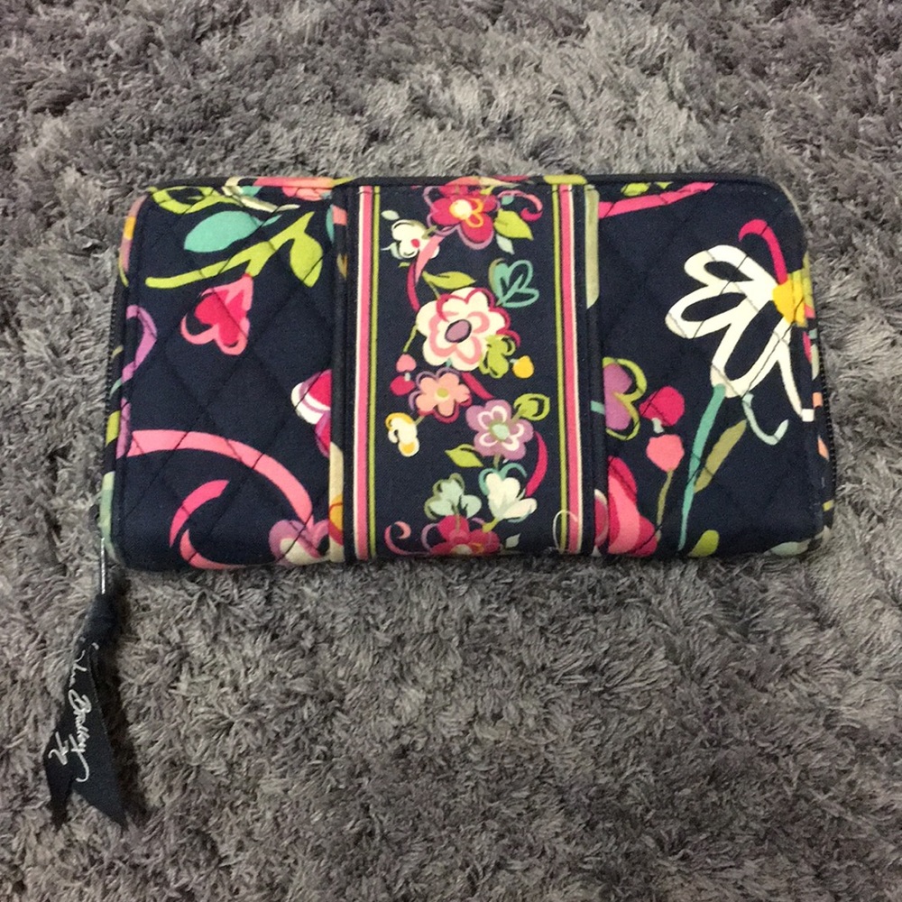 VeraBradley Georgia Wallet in Ribbons